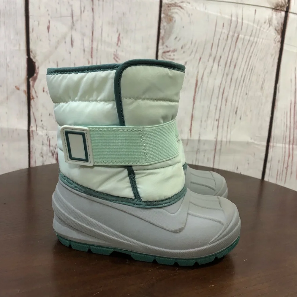 CAT & JACK Kids Snow Boots in Mint and Gray - Comfortable Winter Footwear size 9